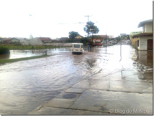 Alagamento das ruas na Avenida Brasil em Lages, Santa Catarina Alagamento das ruas na Avenida Brasil em Lages, Santa Catarina