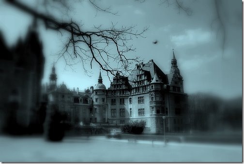 Creepy-Houses-24