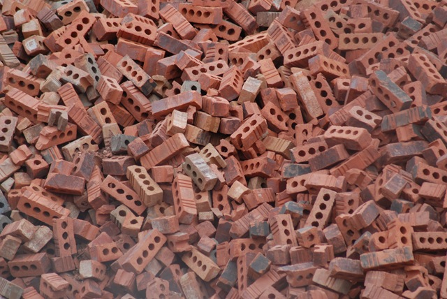 [BRICK YARD_0221[3].jpg]