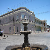 Pileta en calle Baquedano