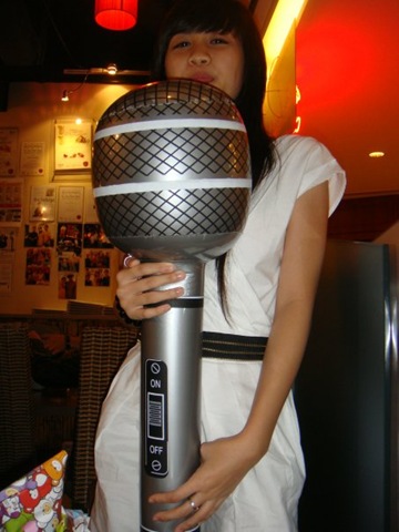 [20746_106417679370560_100000069847565_160769_210045_n[2].jpg]