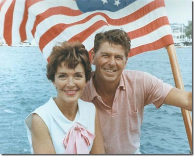 Ronald_Reagan_and_Nancy_Reagan_aboard_a_boat_in_California_1964