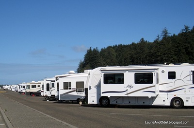 Drycamping at Salmon Harbor, pullthrough sites.