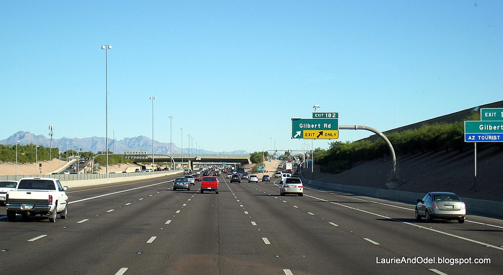 [6 lane Phoenix freeway[2].jpg]
