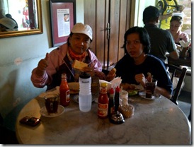 Titis & Nita cafe Tiam Nam