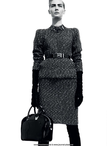 gianfranco-ferre-Harper's Bazaar 2009-09 USA-58_Page_04
