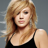 Kelly-Clarkson-15.JPG