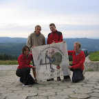 dzień przed Maratonem Karkonoskim przy schronisku na Hali Szrenickiej: Agata, Michał, Waldziu i Pete