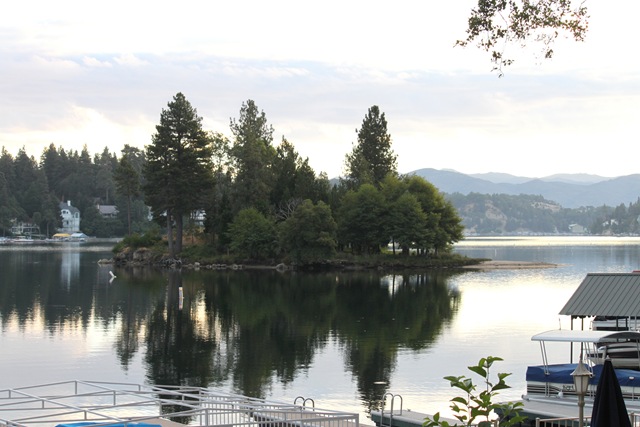 [lake in the morning 9-7-2010 7-00-08 AM[3].jpg]