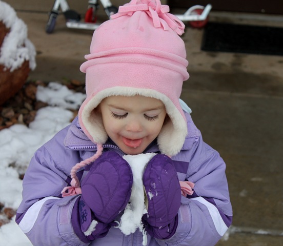 [snow eating 4 1-3-2011 10-09-54 AM[5].jpg]