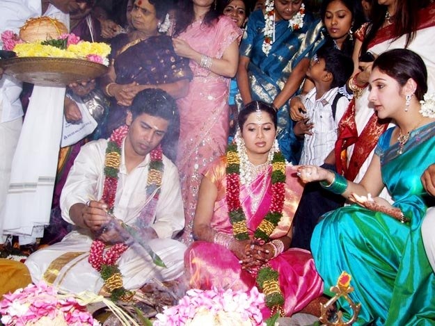 [sangeetha-krish-marriage-wedding-reception-stills-33[3].jpg]