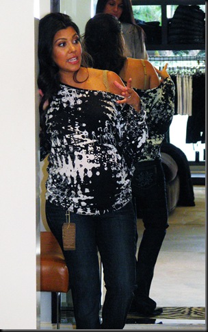 Kourtney Kardashian Baby Shower 02 Kourtney Kardashian Baby Shower 02