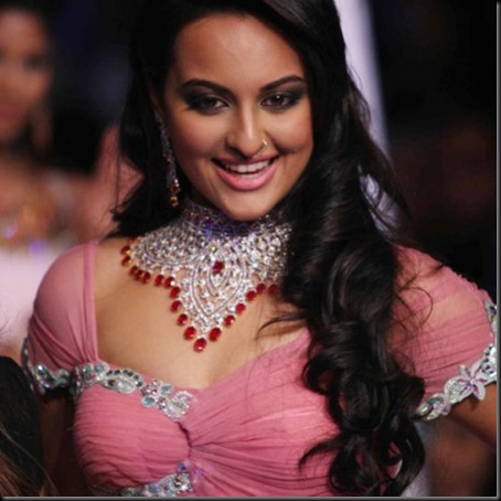 Sonakshi-Sinha-hot-photos-460x460