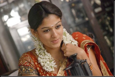 nayanthara-in-saree-adhavan-nayanthara-pics_w500_h335