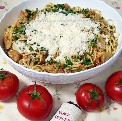 Articole culinare : Spaghete cu sos de rosii