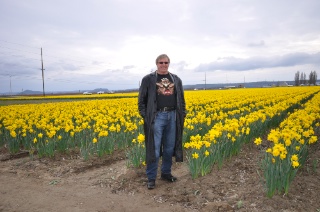 Bill&Daffodils.jpg Bill Daffodils