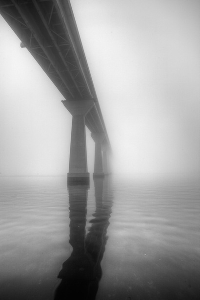 [Bridge into the fog[4].jpg]