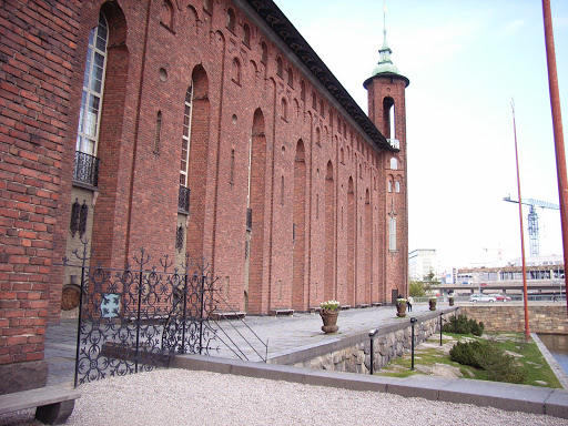 Other side of City Hall.