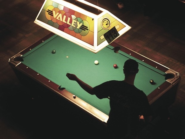 [pool table[2].jpg]