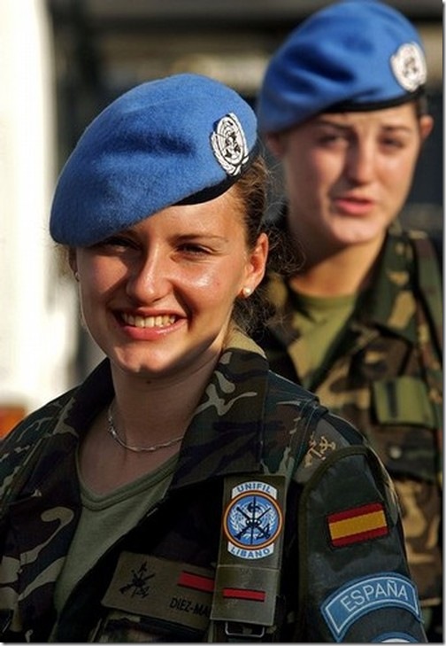 Beautiful-Female-Military-Around-the-World-006