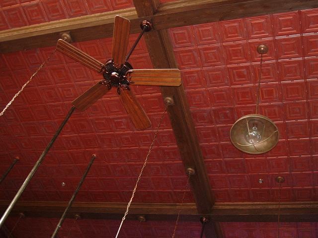 [lindy's ceiling[4].jpg]