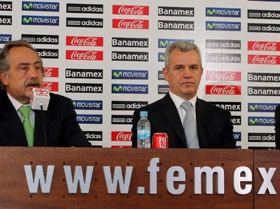 [aguirreconferencia[3].jpg]