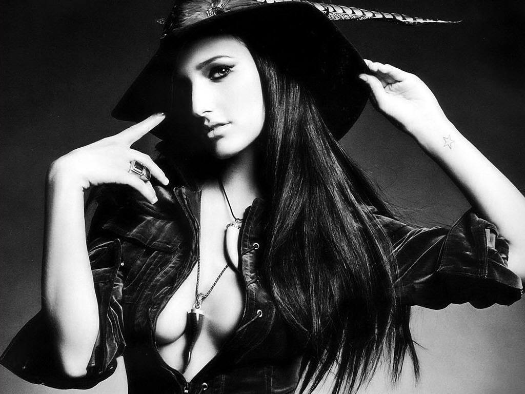 [Ashlee Simpson 8 1024x768 Hollywood Celebs Wallpapers[2].jpg]