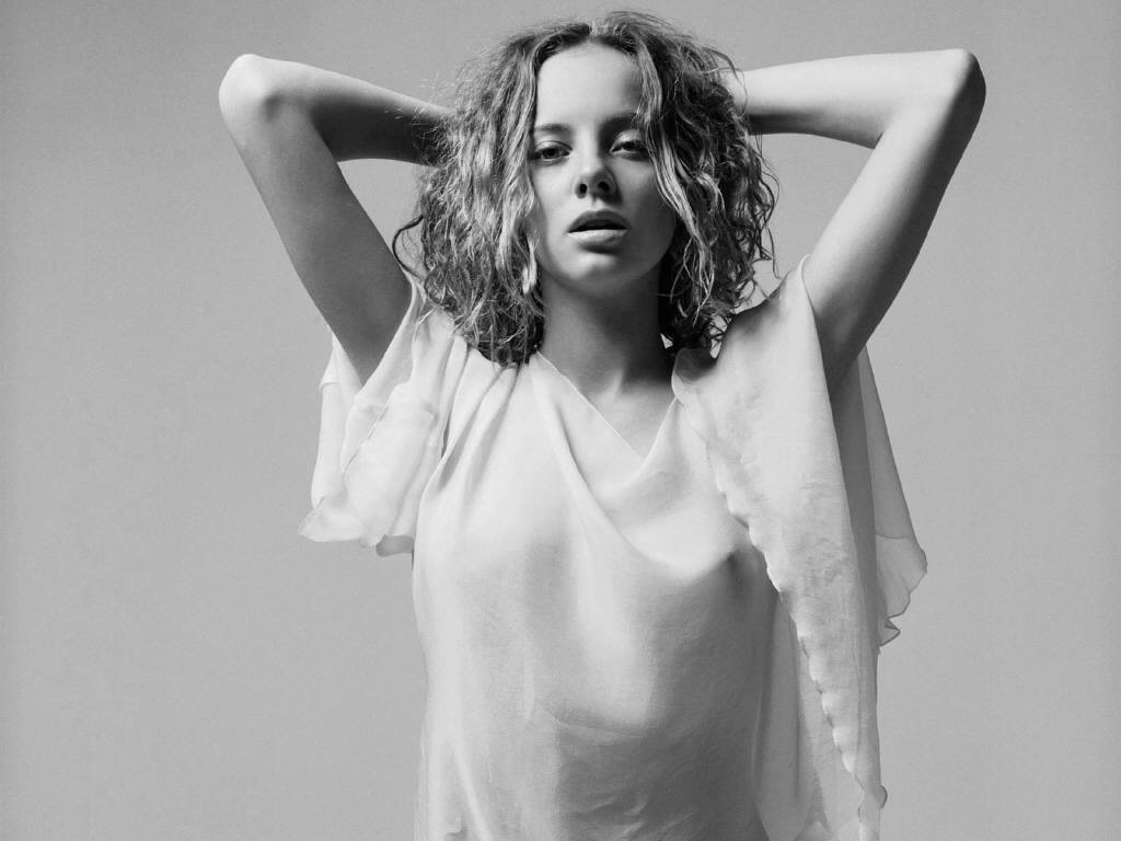 [Bijou Phillips 11 1024x768 fashion model Wallpapers[2].jpg]