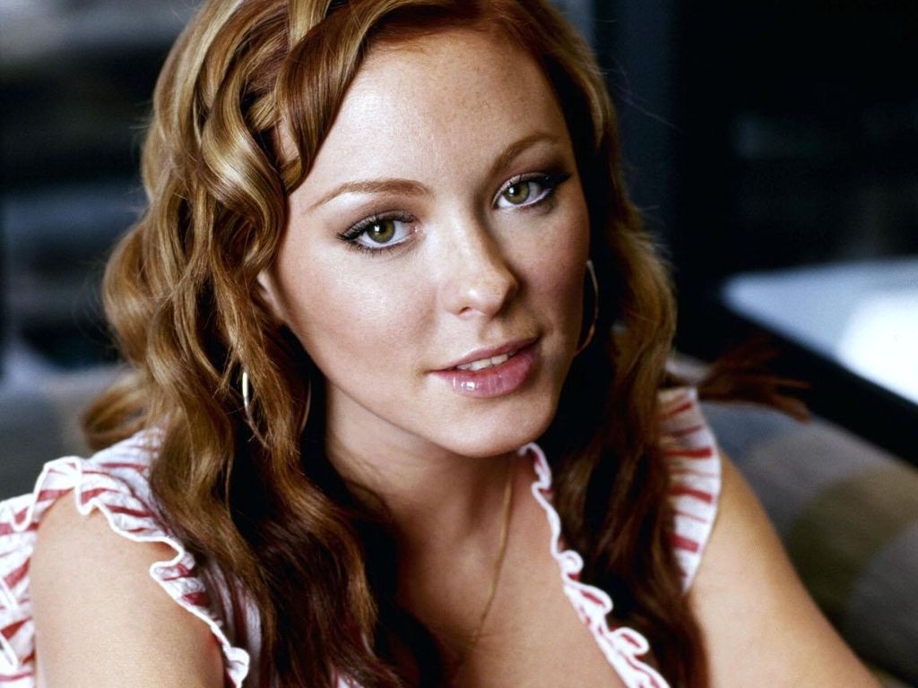 [Atomic Kitten 1024x768 4 Hollywood celebs Wallpapers [2].jpg]