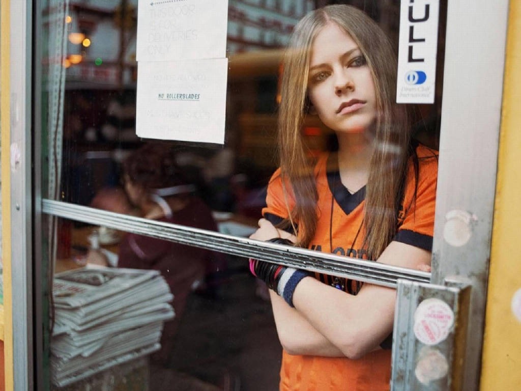 [AvrilLavigne1024x76815hollywoodceleb.jpg]