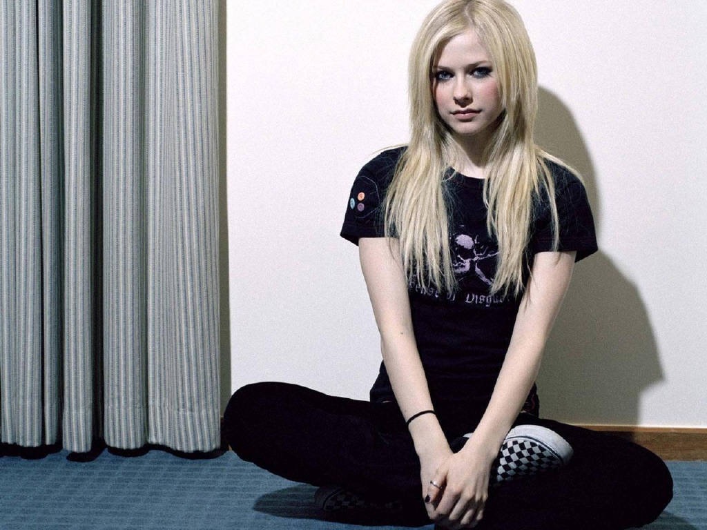 [AvrilLavigne1024x76823hollywoodceleb.jpg]