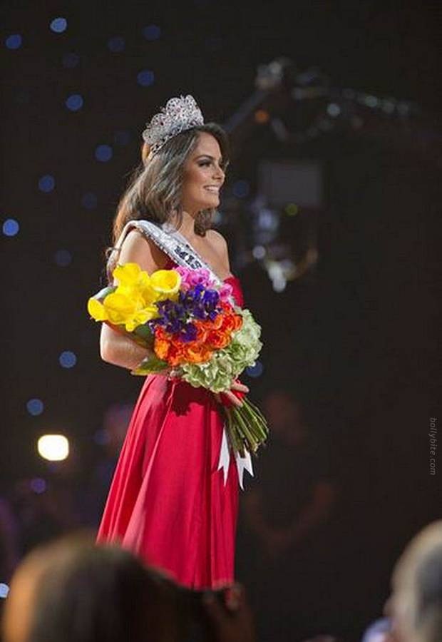 [Miss Universe 2010 Stefanía Fernández 4[8].jpg]