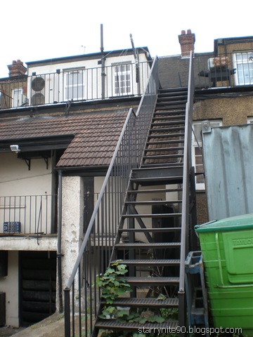 [stairs up[9].jpg]
