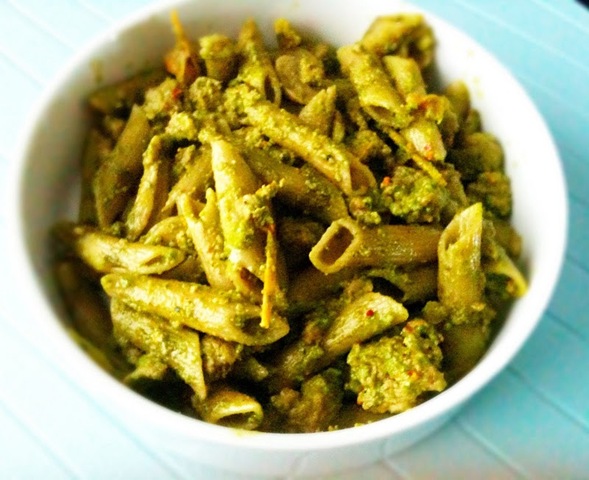 [pasta with turkey veggies and pesto[2].jpg]