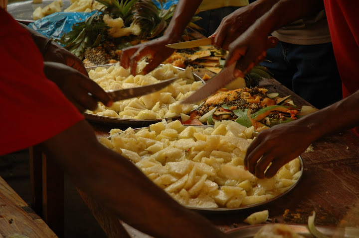Klik hier voor de fotos van de fruitsla.