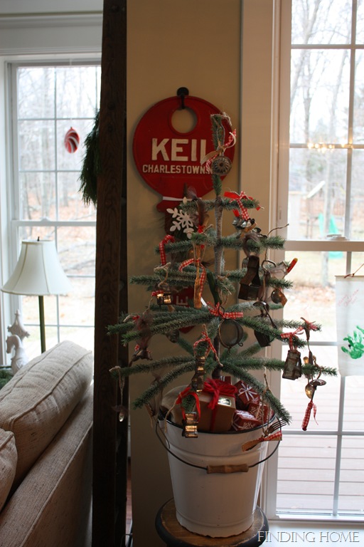 [Nativity, vignettes, trees 037 - Copy[13].jpg]