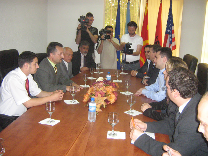 http://lh3.ggpht.com/_47CQKRsak3k/SiOf1AEvwLI/AAAAAAAAAG4/ipb3Uzwpf5w/s720/Picture%20022.jpg