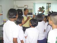 วิทยากรแผนกป้องกันปราบปรามบรรยายให้ความรู้เกี่ยวกับการปฏิบัติงาน