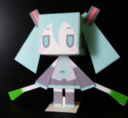 Cubic Hatsune Miku Papercraft