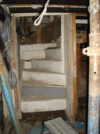 1st%20Floor%20Stair.JPG