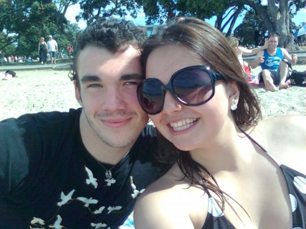 [Copy of 15138_1160783861606_1288082783_30371430_5258360_n[3].jpg]