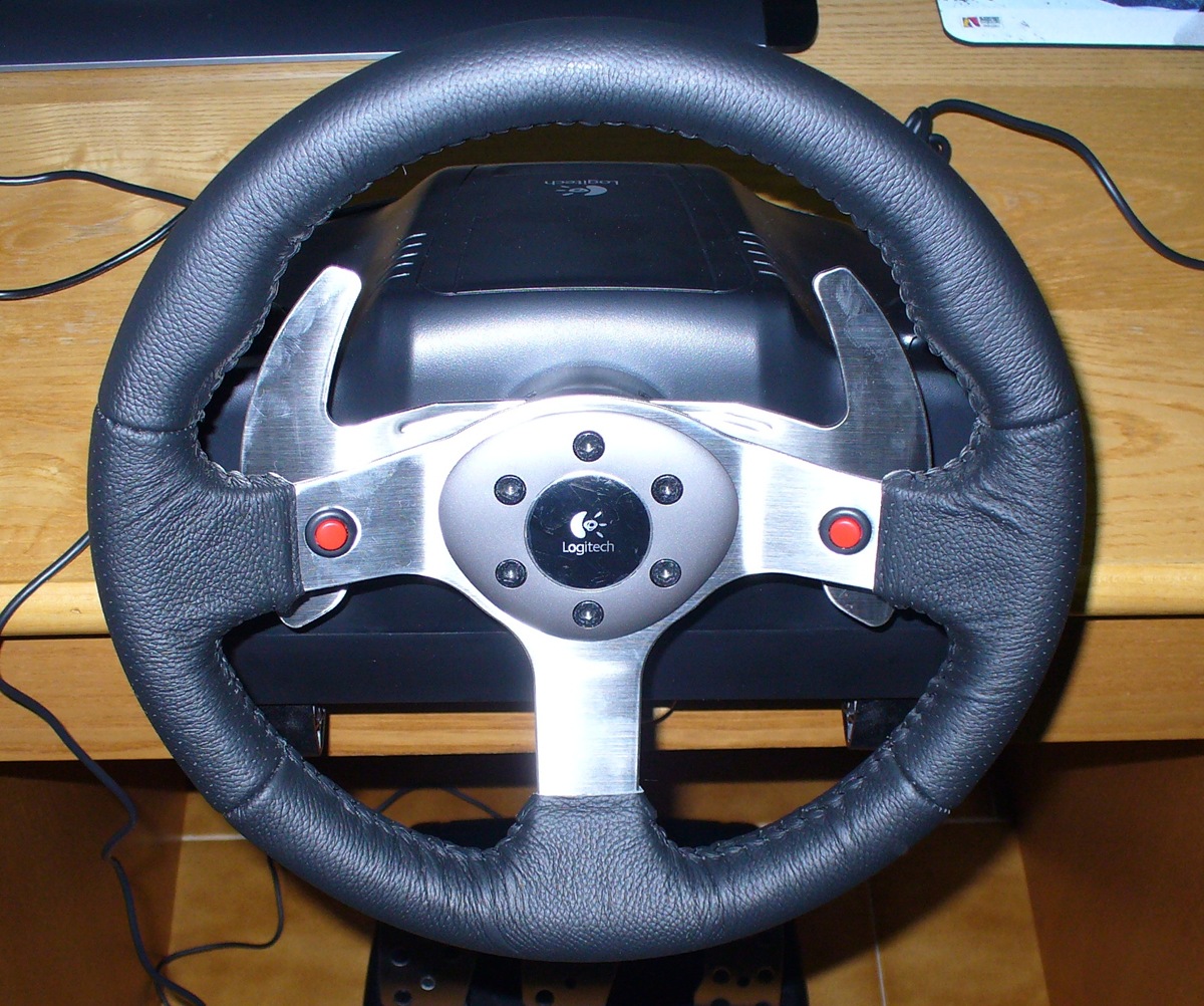 [Logitech G25 volante[9].jpg]