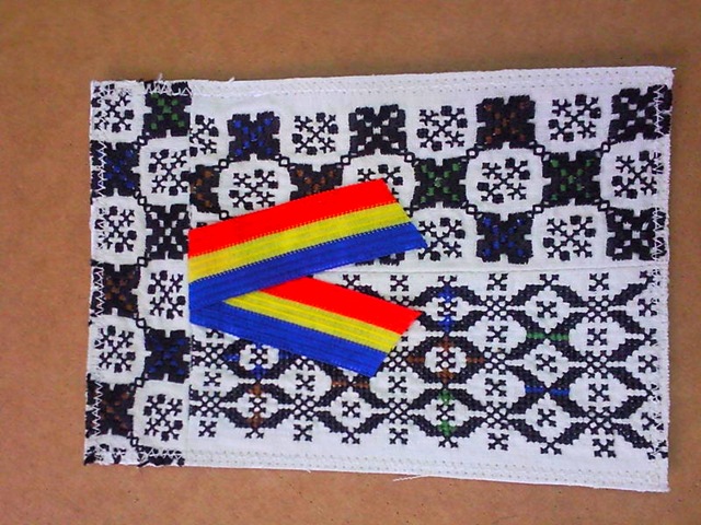 [tricolor[4].jpg]