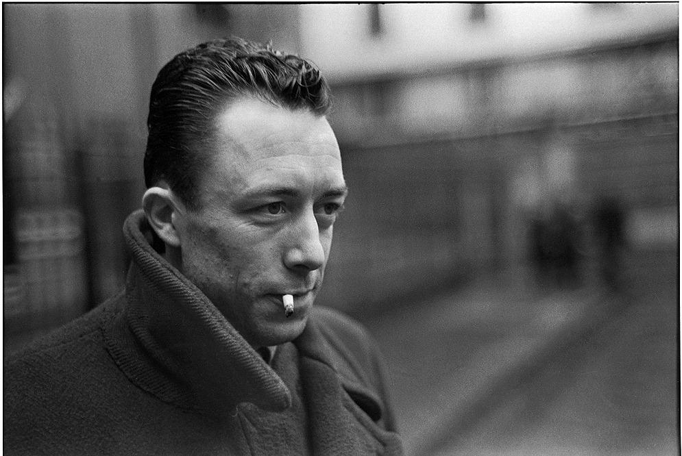 [Albert_Camus---Albert Camus (1913-1960, Nobel de Literatura en 1957), fotografiado por Henri Cartier-Bresson en 1944.[17].jpg]