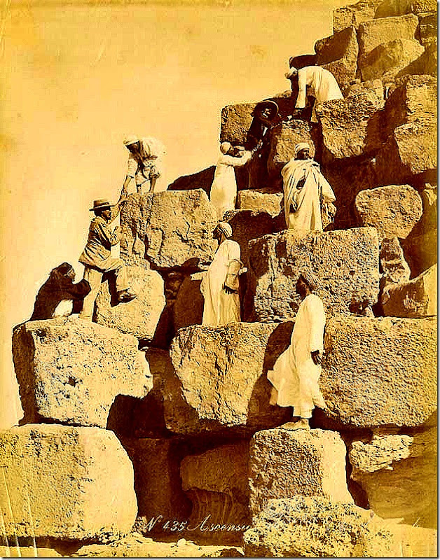 ca. 1875, “Ascension de la grande Pyramide, Egypte”