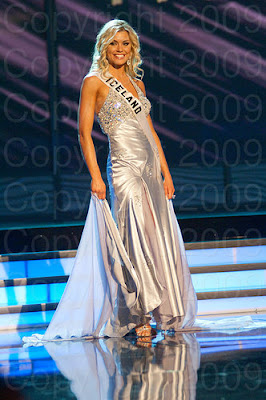 islandia1 Miss Universo 2009: Inspirações para vestidos de madrinha e noiva