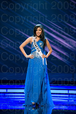 indonesia1 Miss Universo 2009: Inspirações para vestidos de madrinha e noiva