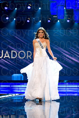equador1 Miss Universo 2009: Inspirações para vestidos de madrinha e noiva