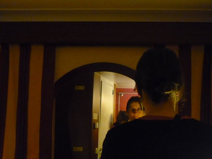 Les cabines dessayage avec miroir pour donner de la profondeur