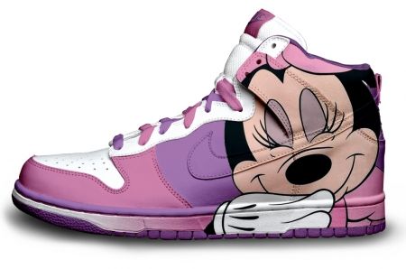 Gambar : Nike-shoes-design-miney-mouse